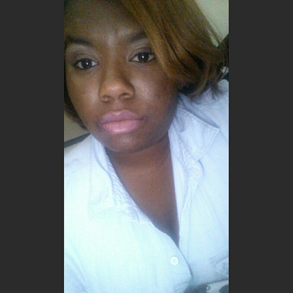 Meet your Posher, Desiree