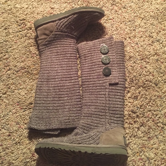 Grey Cardy Uggs