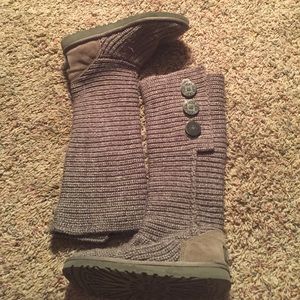 Grey Cardy Uggs