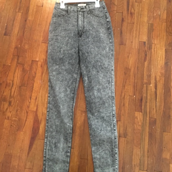 High wasted washed grey skinny jeans