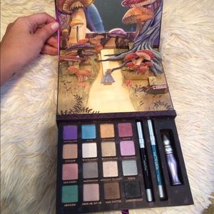Urban Decay Alice in Wonderland Palette
