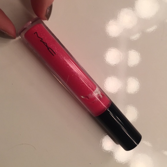 MAC Dazzleglass Creme in Do It Up.