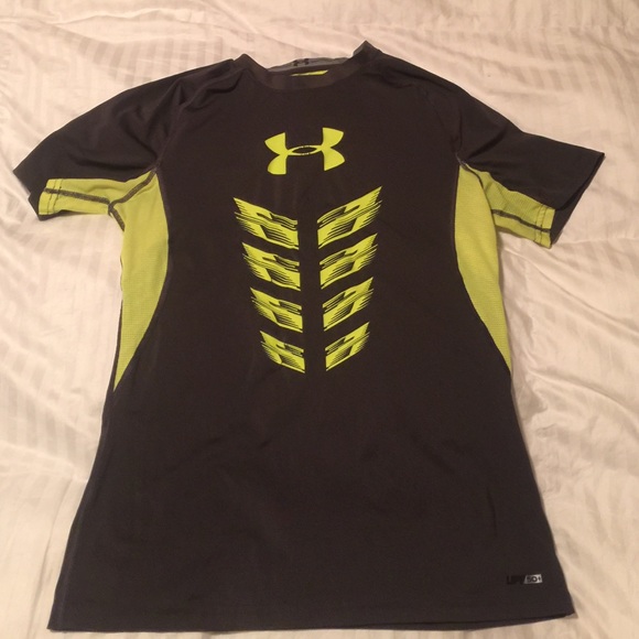 Under Armour youth XL fitted dri-fit shirt
