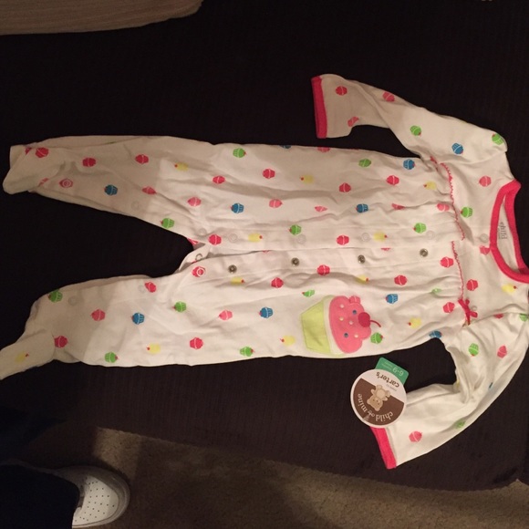 Carters 6-9 month onesie