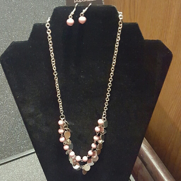 Necklace and earring set