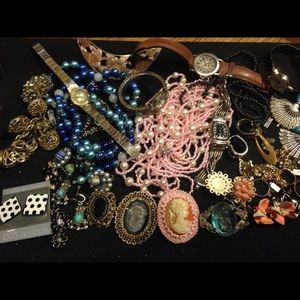 Costume jewelry lot