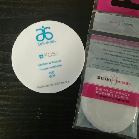 Arbonne Mattifying Powder