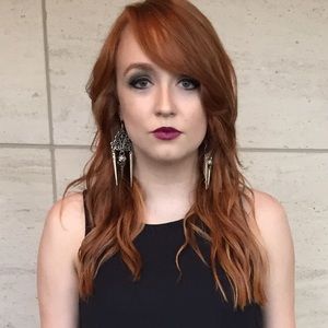 Meet your Posher, Caitlin