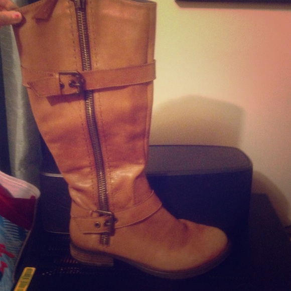 STEVE MADDEN SONNYA BOOTS.