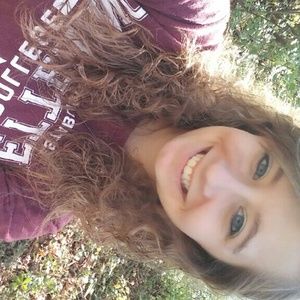 Meet your Posher, Katelyn