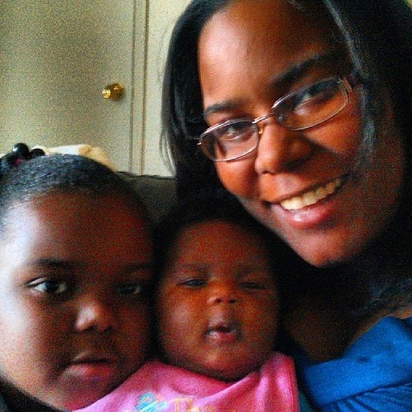 Meet your Posher, Carlotta - Picture 1 of 1