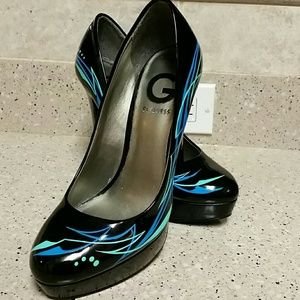 Guess custom painted pumps