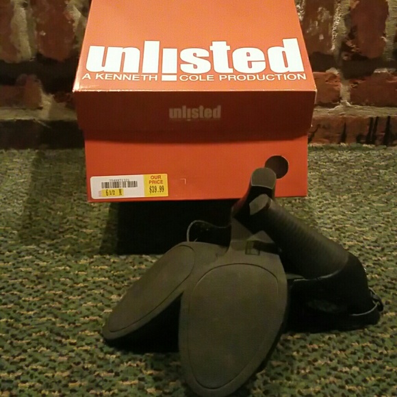 Unlisted Shoes, by, Kenneth Cole Production - Picture 3 of 3