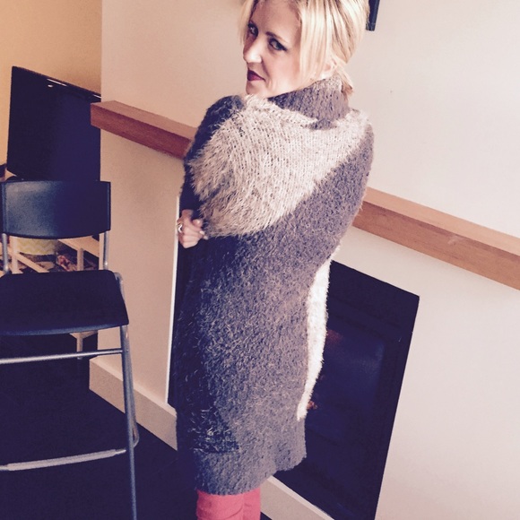 Nordstrom, high-end & cozy sweater!🌷 - Picture 2 of 4