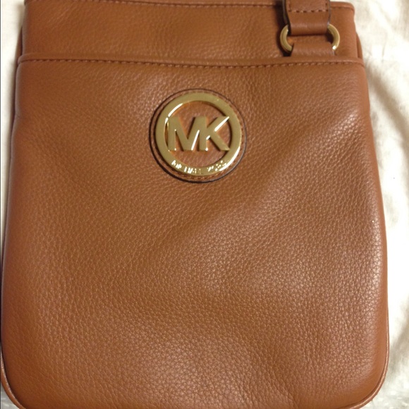 Michael kors cross body