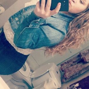 Meet your Posher, Kayla