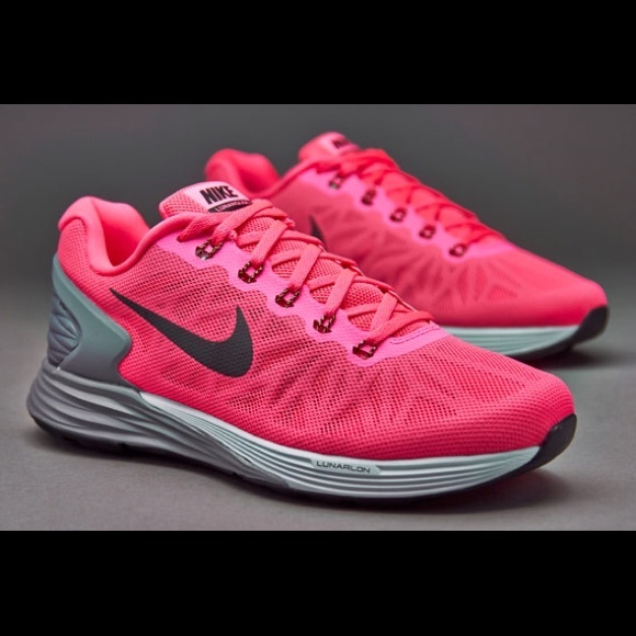 WMNS Nike Lunarglide 6