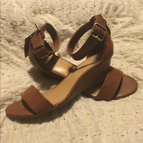 Cognac Brown Wedge Sandals!
