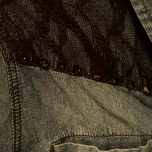 Jean jacket - Picture 2 of 3