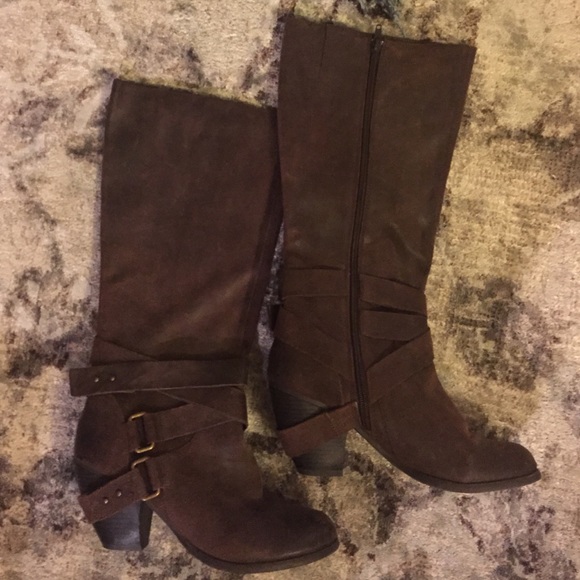 PRICE REDUCED Fergie "legend too" 8.5 boot