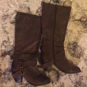 PRICE REDUCED Fergie "legend too" 8.5 boot