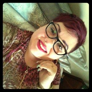 Meet your Posher, Laurel