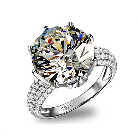 HOLD FOR A DOLL DONT BUY 8 Carat Ring✅