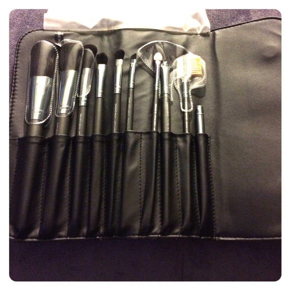 Arbonne makeup brush set