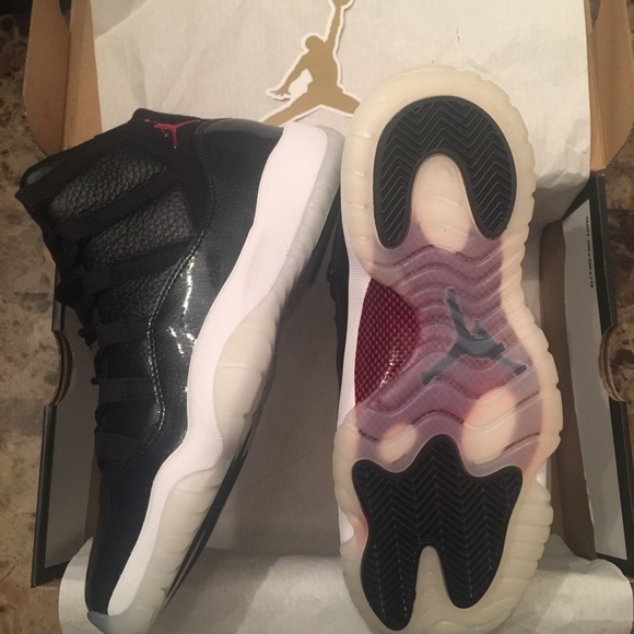 Jordan 11 retro 🔴SOLD🔴 - Picture 3 of 4