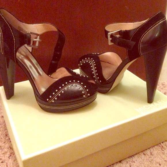 Never worn Michael kors heels