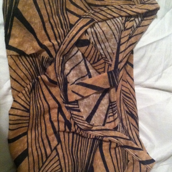 Top - Picture 2 of 2