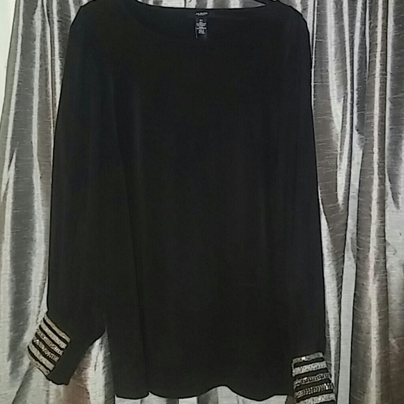 Top - Picture 2 of 3