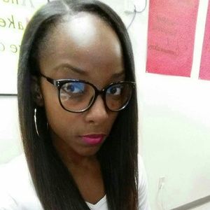 Meet your Posher, Jacqueline