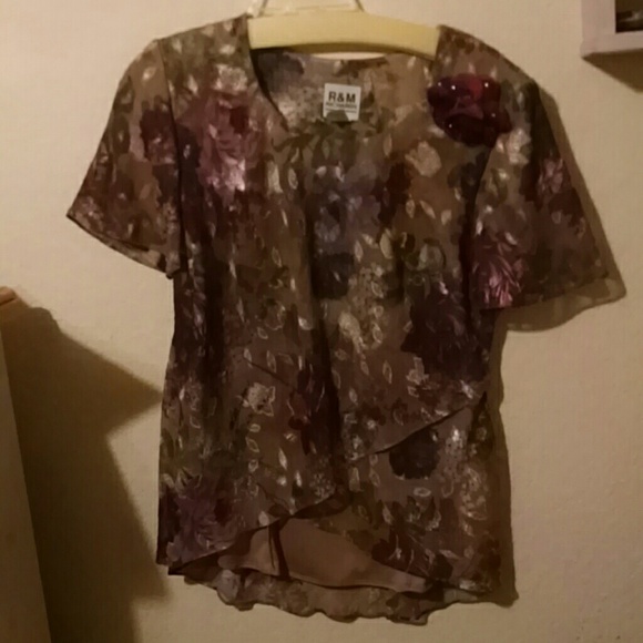 Set blouse and skirt