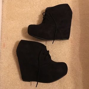 Black wedge suede booties