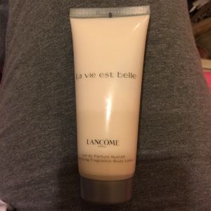 La vie est Belle brand new 2.0oz