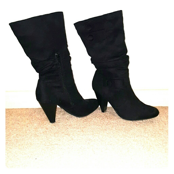 Black heeled boots