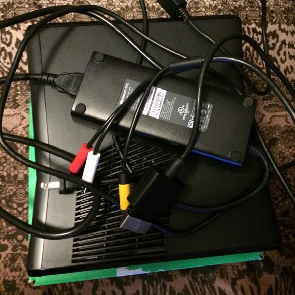 Xbox 360. - Picture 2 of 2