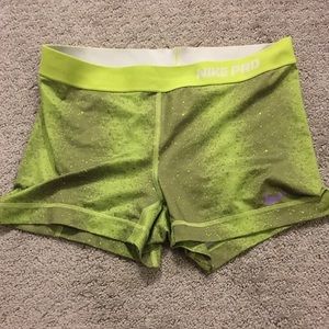 Nike Pro Size M