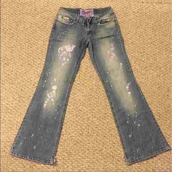 Like new destroyed Candies jeans size 9.
