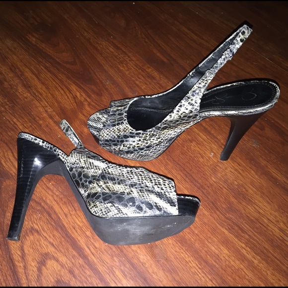 Jessica Simpson Snake Print Slingbacks - Picture 2 of 2