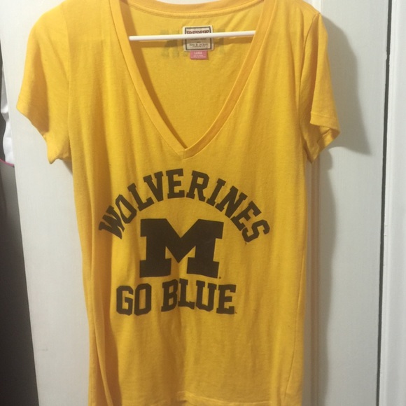 〽️ tee - Picture 1 of 4