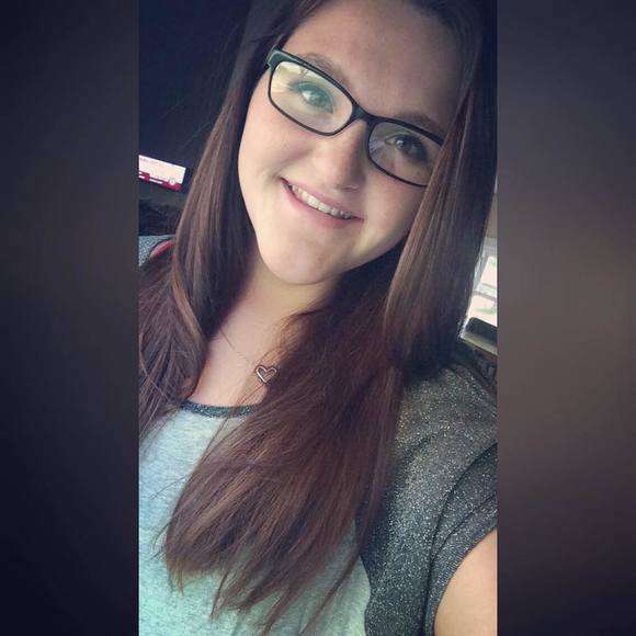 Meet your Posher, Lacee