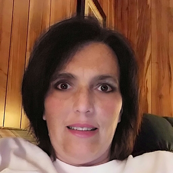 Meet your Posher, Rena