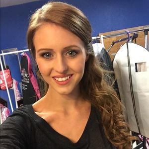 Meet your Posher, Elizabeth