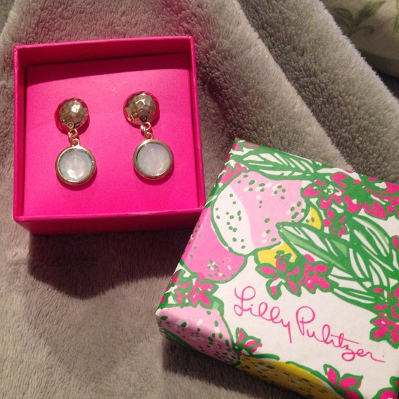 NWT (and box) gold Lilly Pulitzer earrings