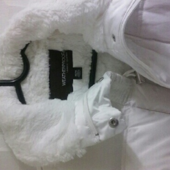 Belted snow white parka