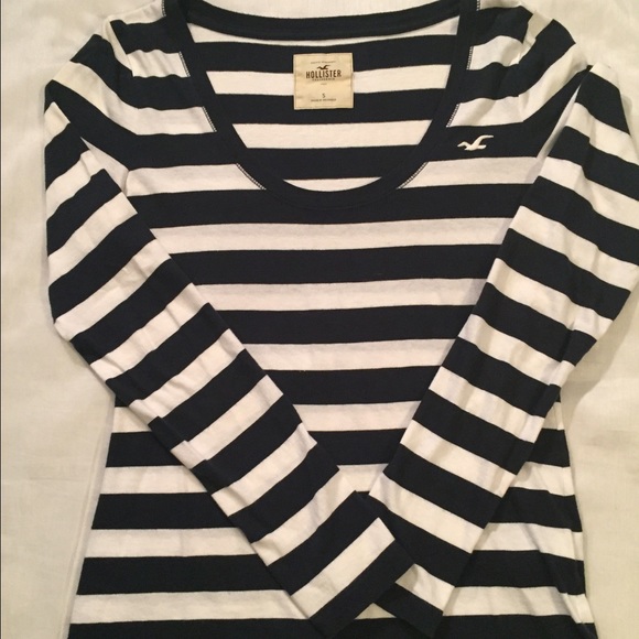 Long sleeve scoop neck