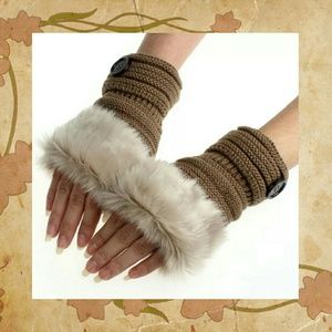 Fingerless gloves