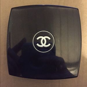 Chanel soft pressed powder